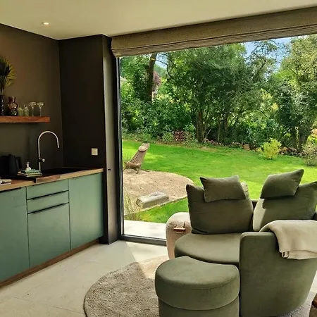 Insolite Miroir Dans La Nature Avec Hottub Et Sauna וילה Ohey