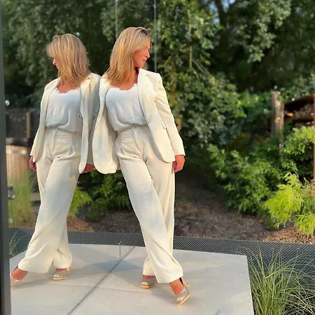 Insolite Miroir Dans La Nature Avec Hottub Et Sauna